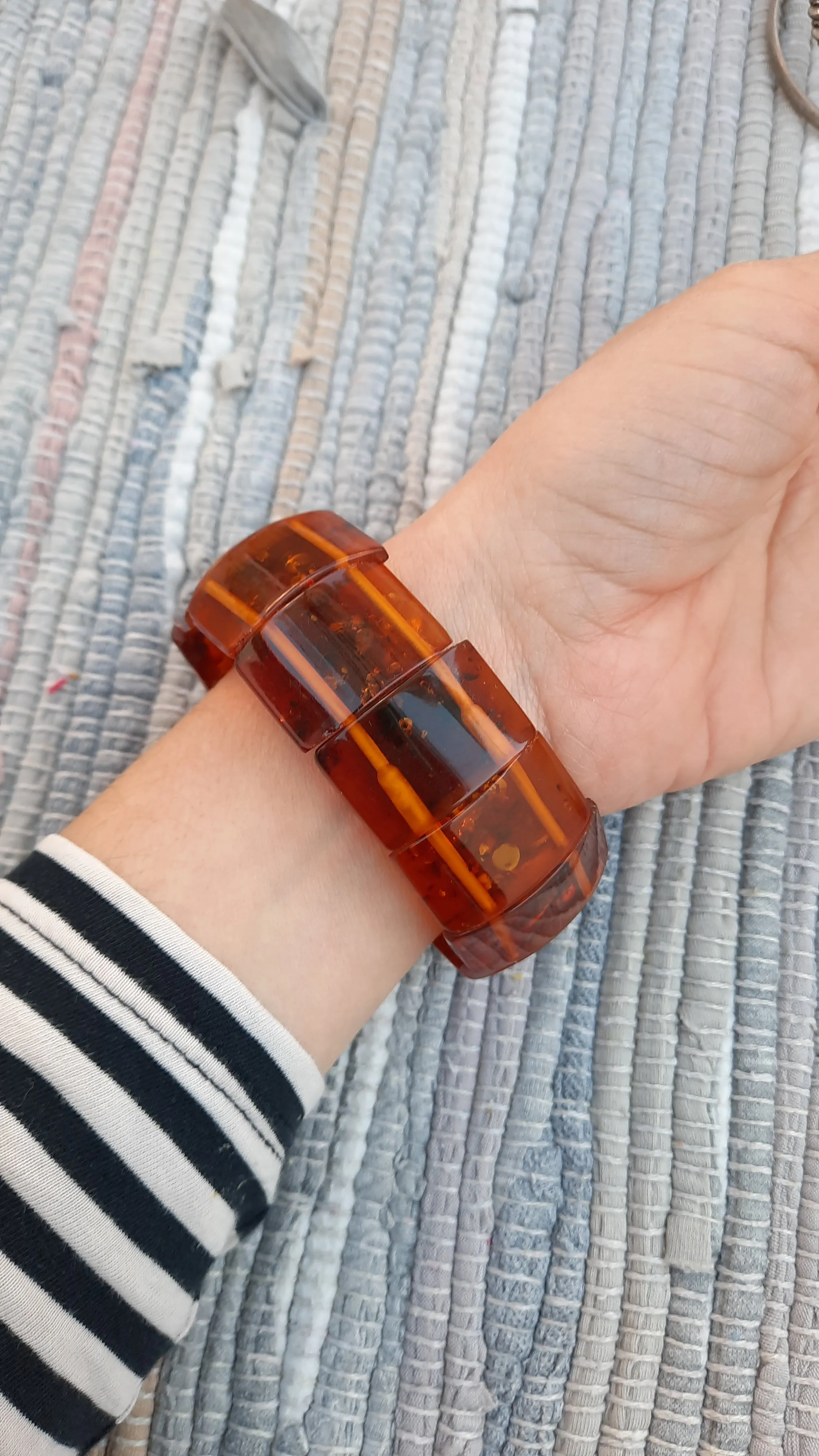 Chunky Faux Amber Elastic Bracelet