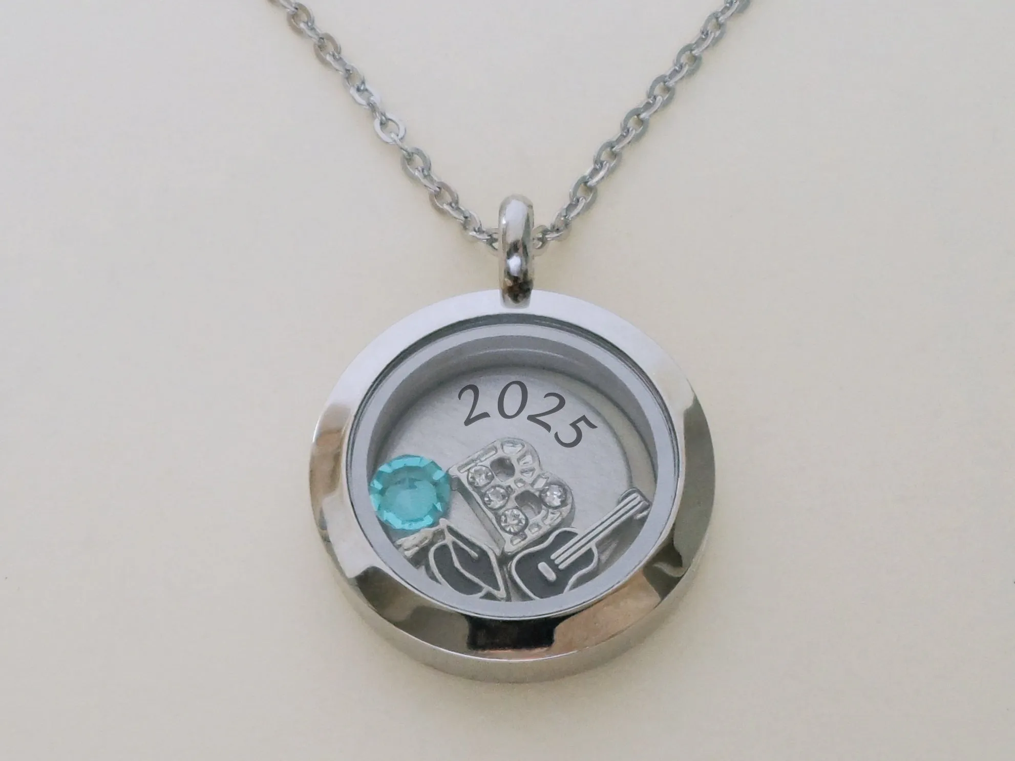 Custom Graduate Circle Floating Charm Locket Necklace, Stainless Steel Locket, Class of 2025 Gift (Plain Edge 25mm Locket)