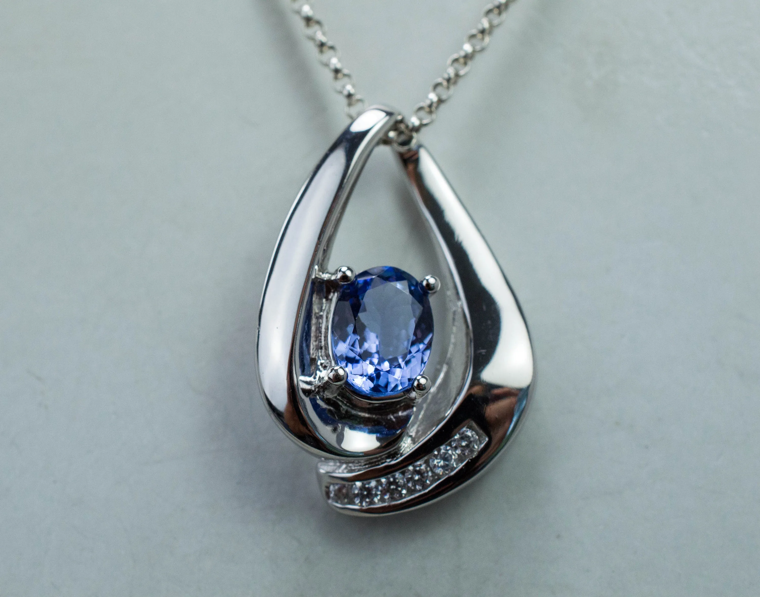 Tanzanite Pendant; Natural Tanzanian Tanzanite; 1.365cts