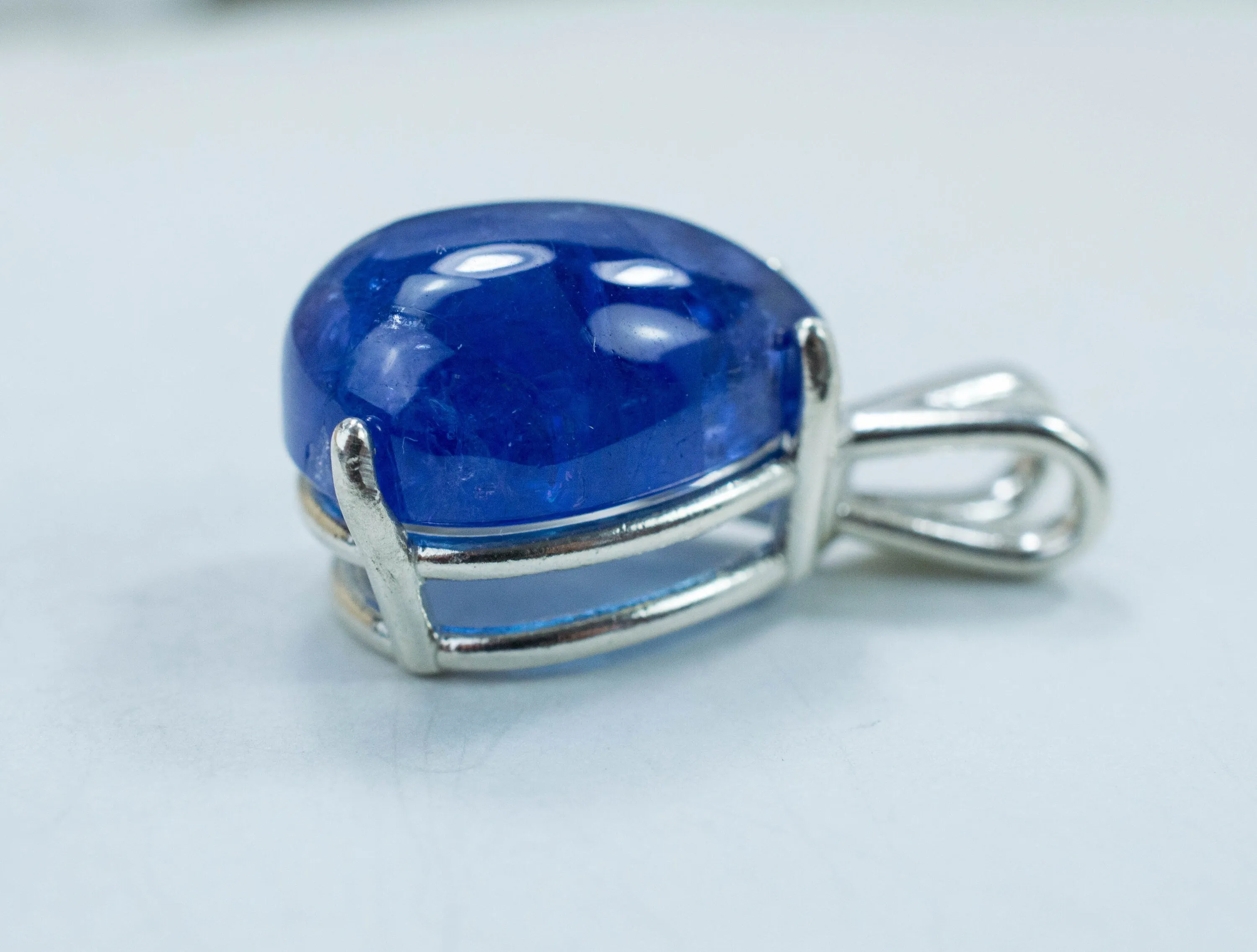 Tanzanite Pendant; Natural Tanzanian Tanzanite; 15.010cts