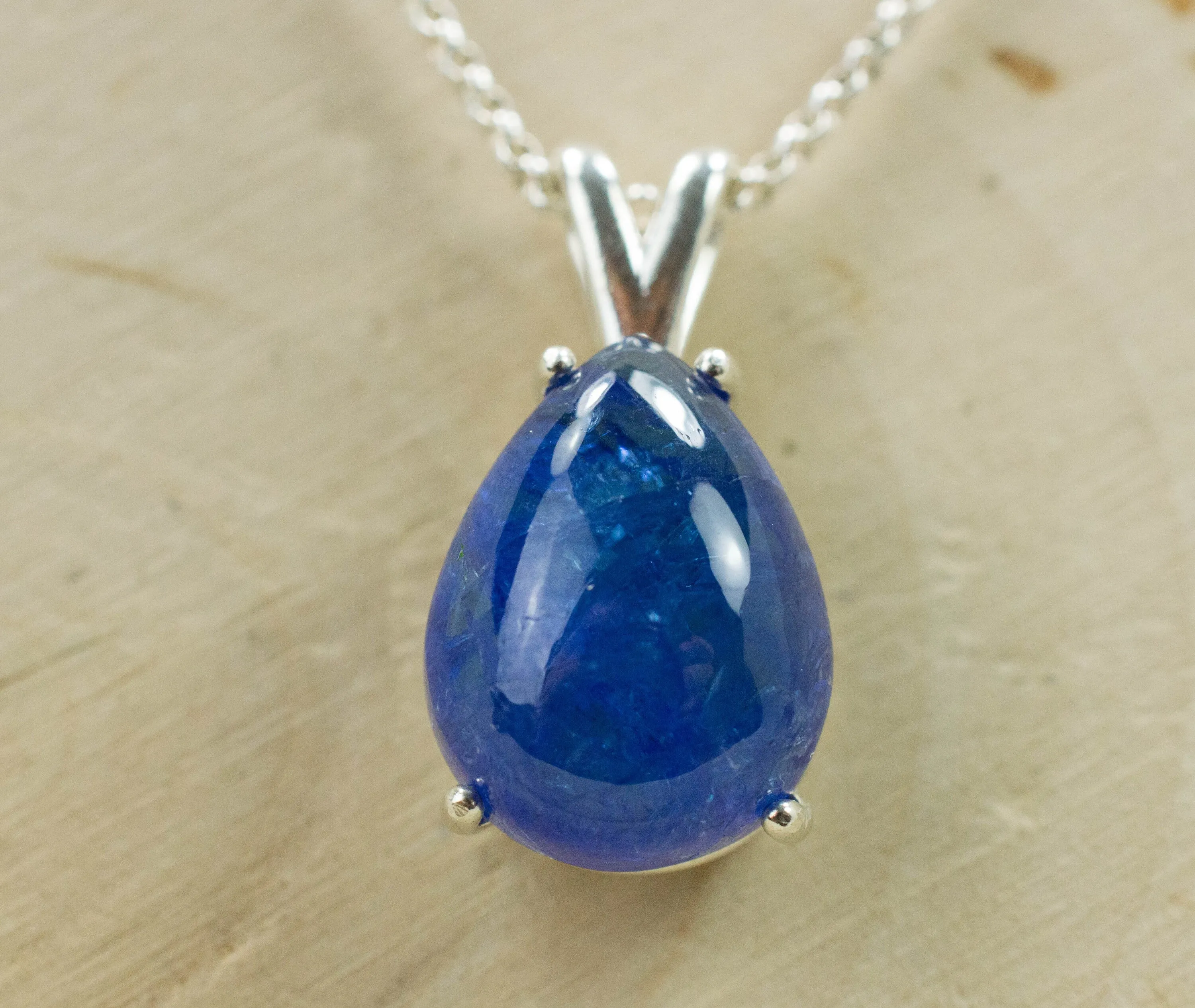 Tanzanite Pendant; Natural Tanzanian Tanzanite; 15.010cts