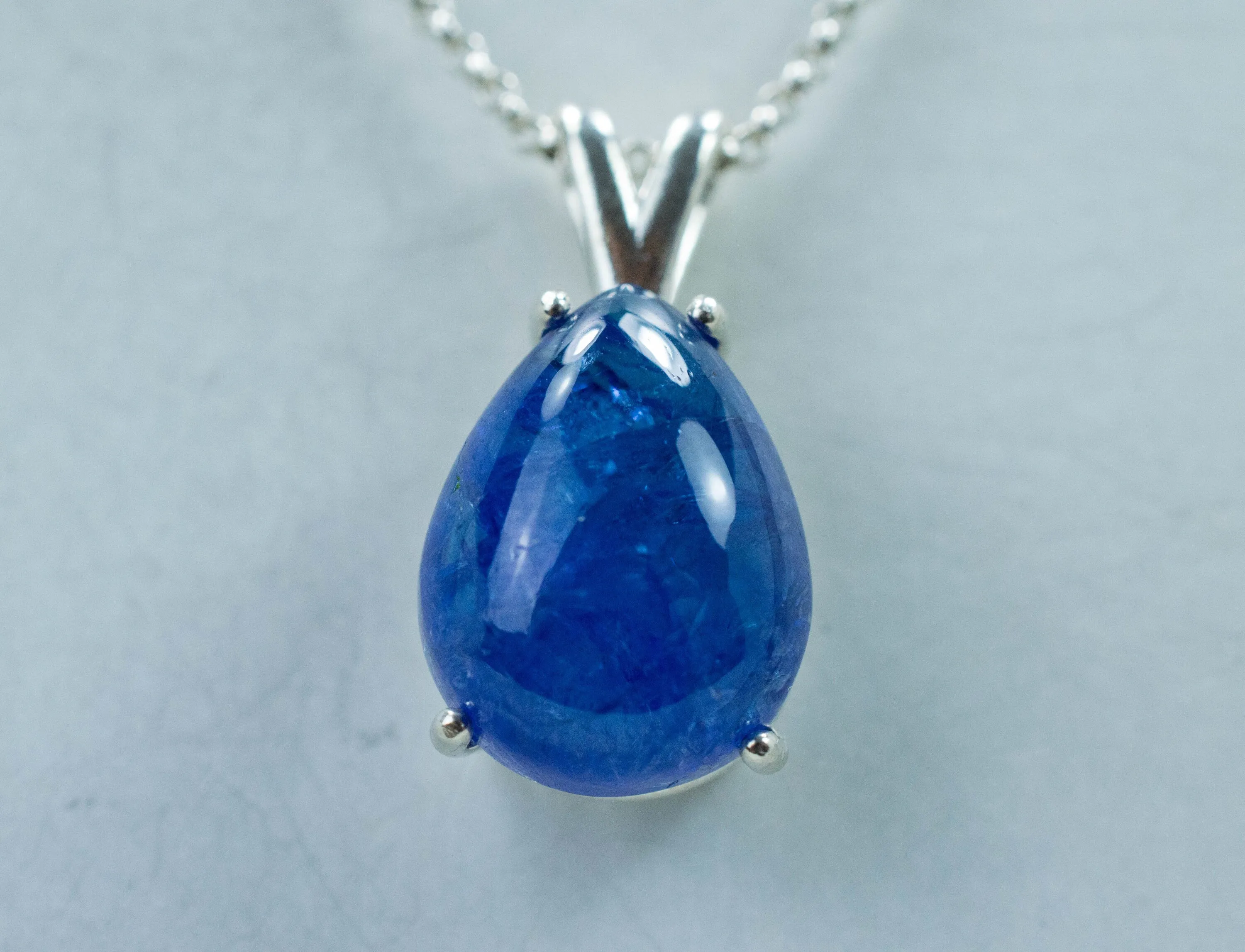 Tanzanite Pendant; Natural Tanzanian Tanzanite; 15.010cts